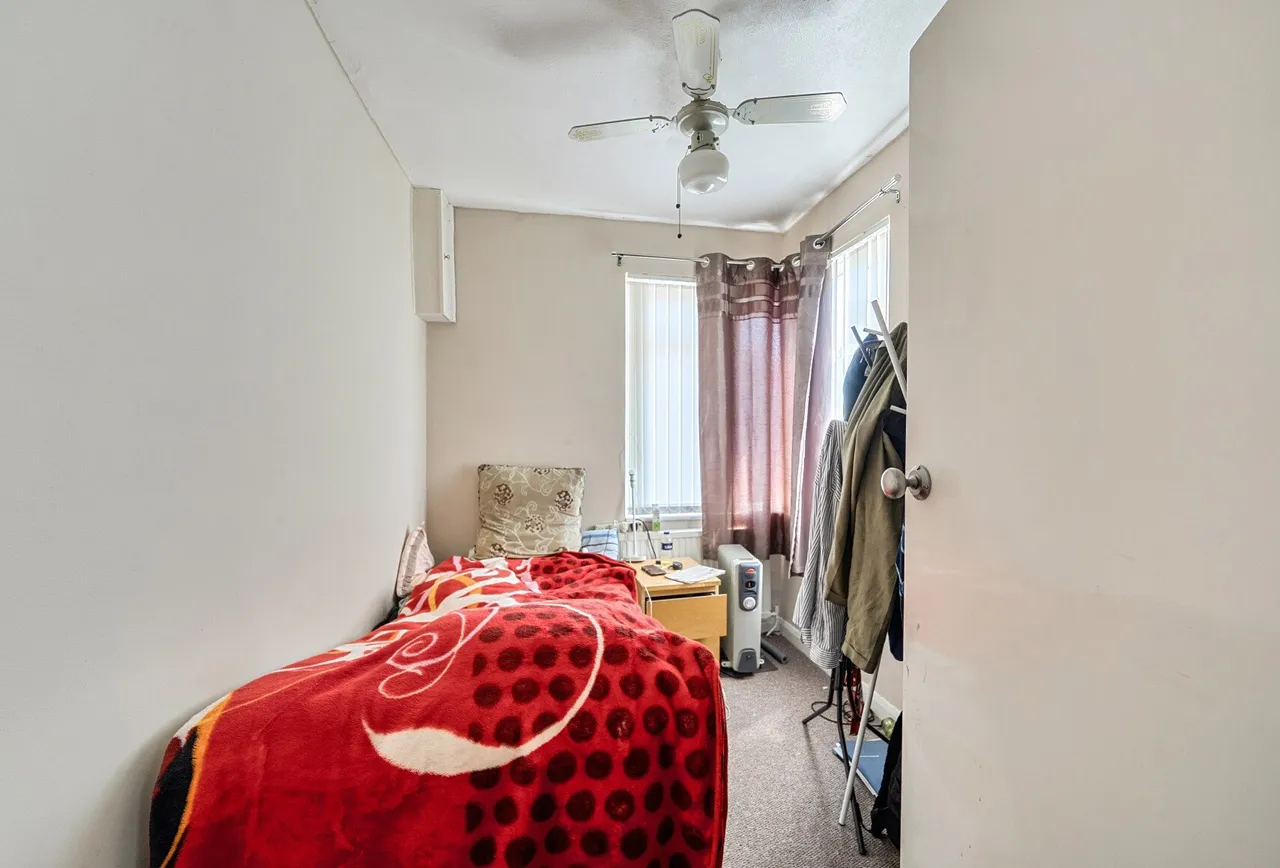 Wakemans Hill Avenue, London, NW9 0TR, photo 4