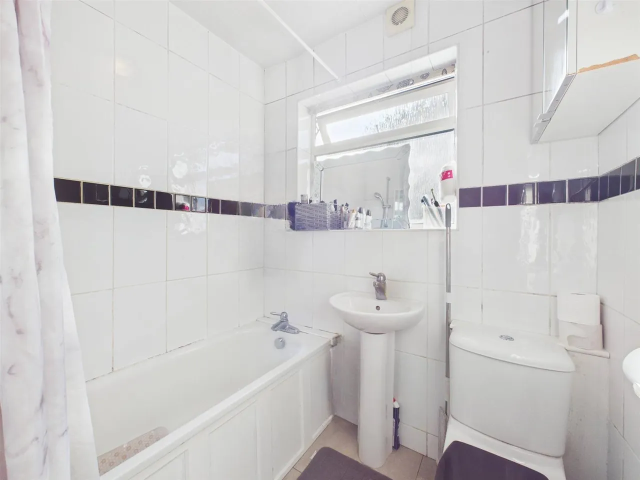 Berkeley Close, Ruislip, Middlesex, HA4 6LE, photo 5