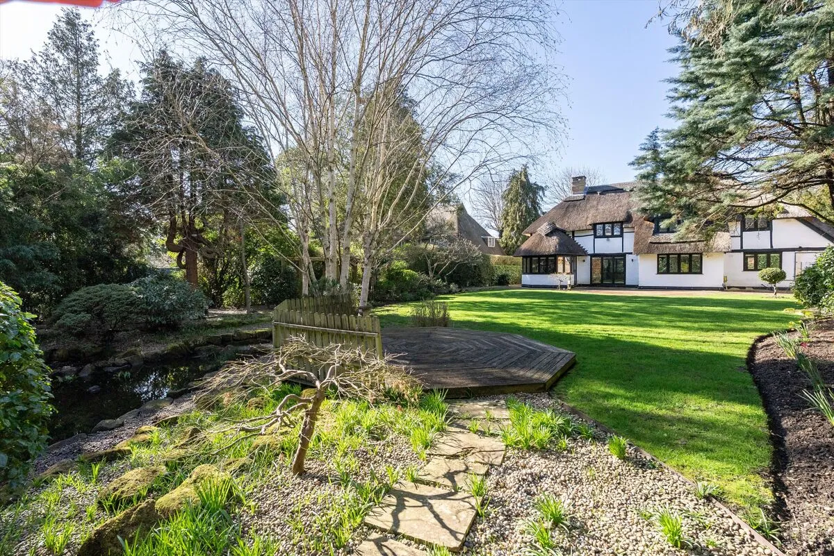 The Chase, Oxshott, KT22, photo 3