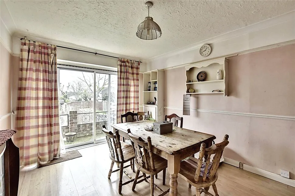 Harvel Avenue, Rochester, Kent, ME2, photo 8