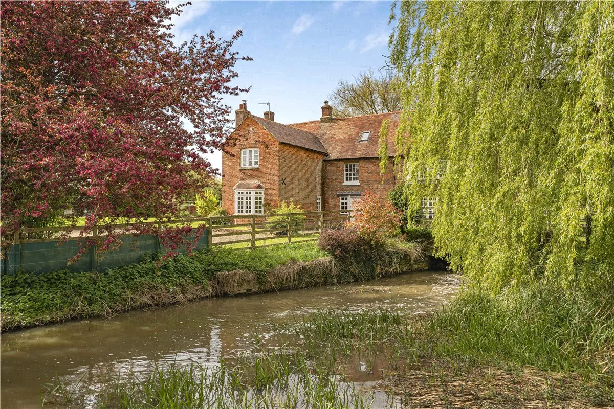 Mill Lane, Twyford, MK18, photo 31