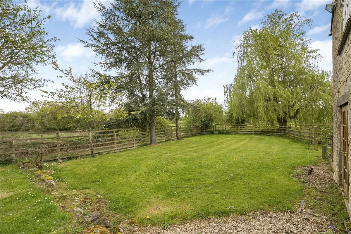 Mill Lane, Twyford, MK18, photo 34