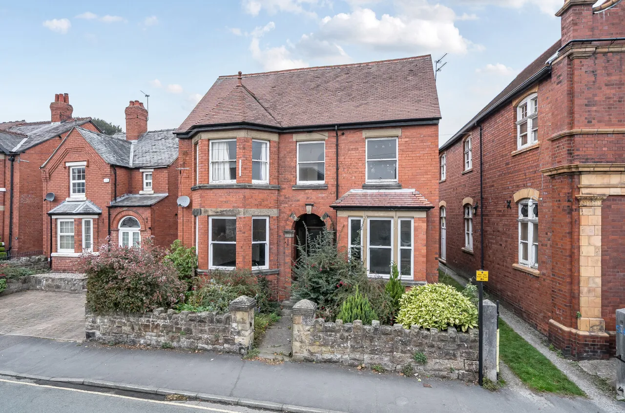 6 bed house for sale, Roft Street, Oswestry
