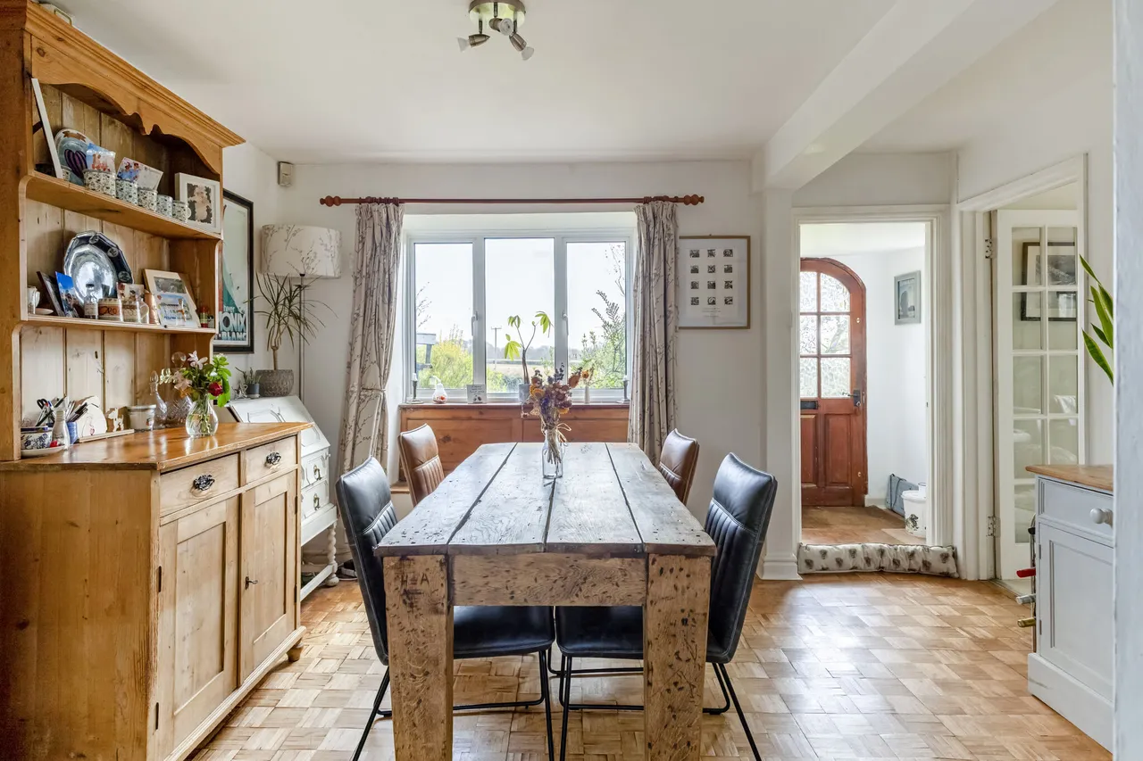 Nr. Daglingworth, Cirencester, GL7, photo 11