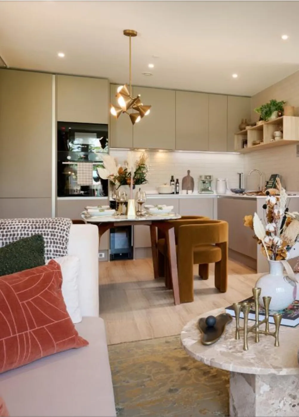 2 bed flat for sale, Aerodrome Road, London, NW9