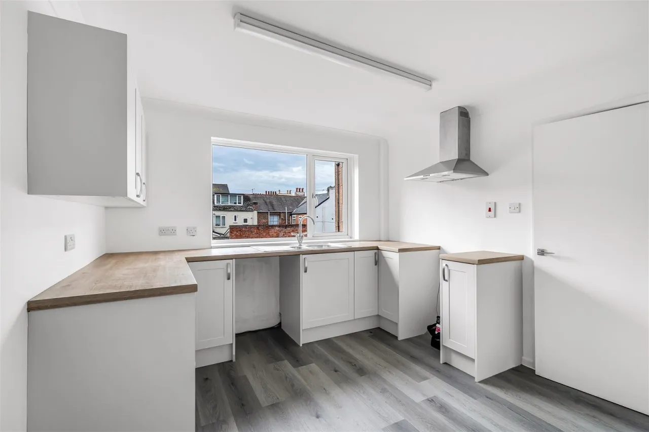 Park Street, Weymouth, DT4, photo 5