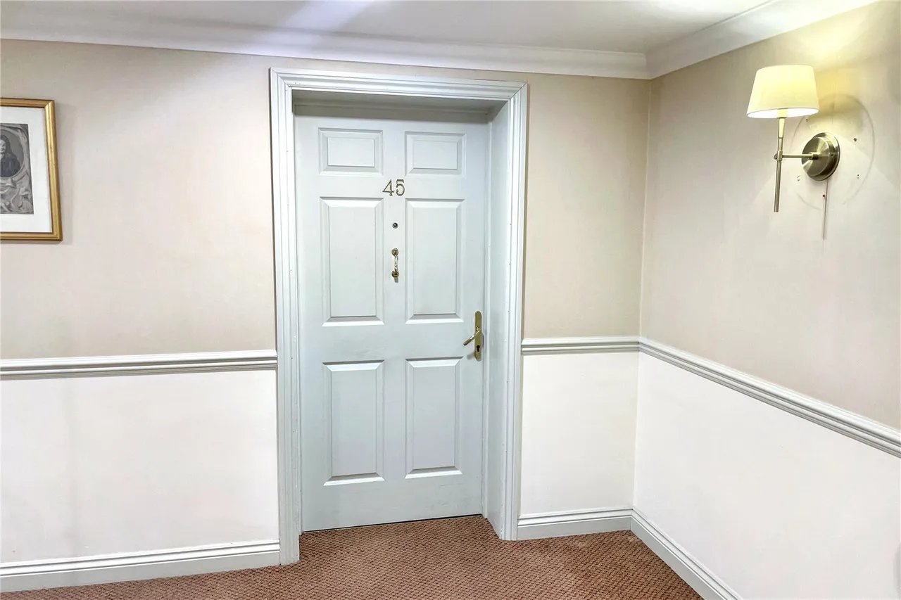 Chantry Court, Westbury, photo 15