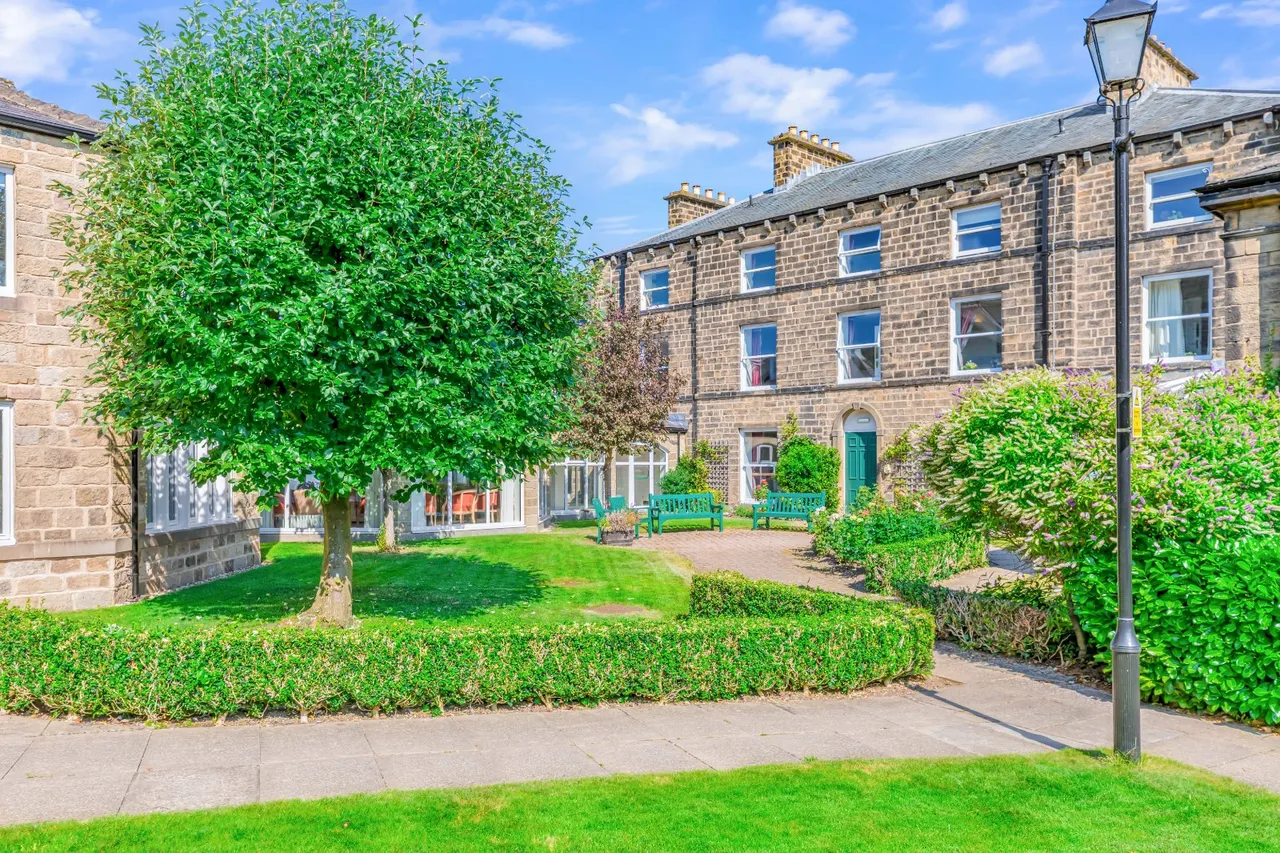 2 bed flat for sale, Cunliffe Road, Ilkley, LS29