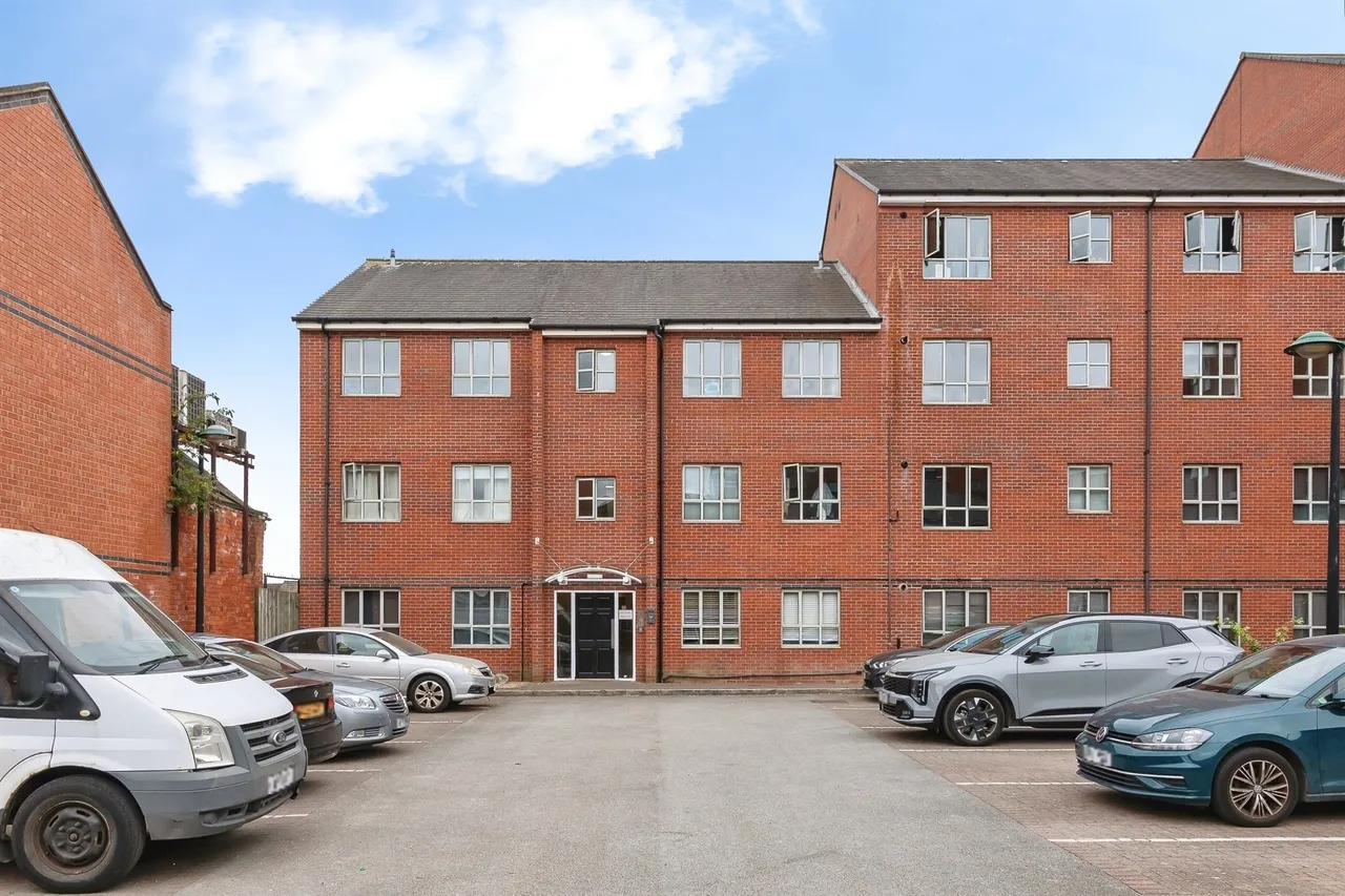 2 bed flat for sale — Gamble Street, Nottingham