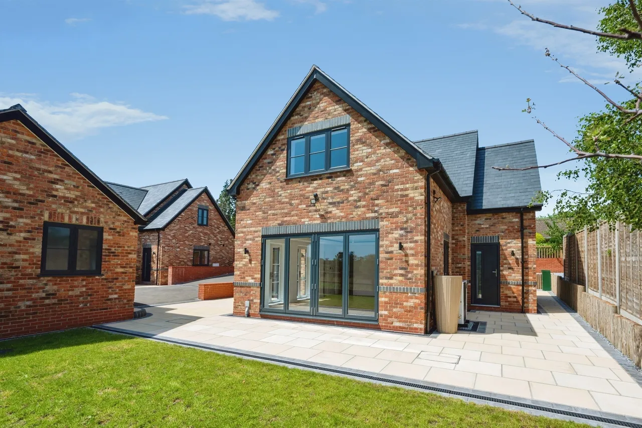 Alcester Road, Wootton Wawen, B95, photo 25