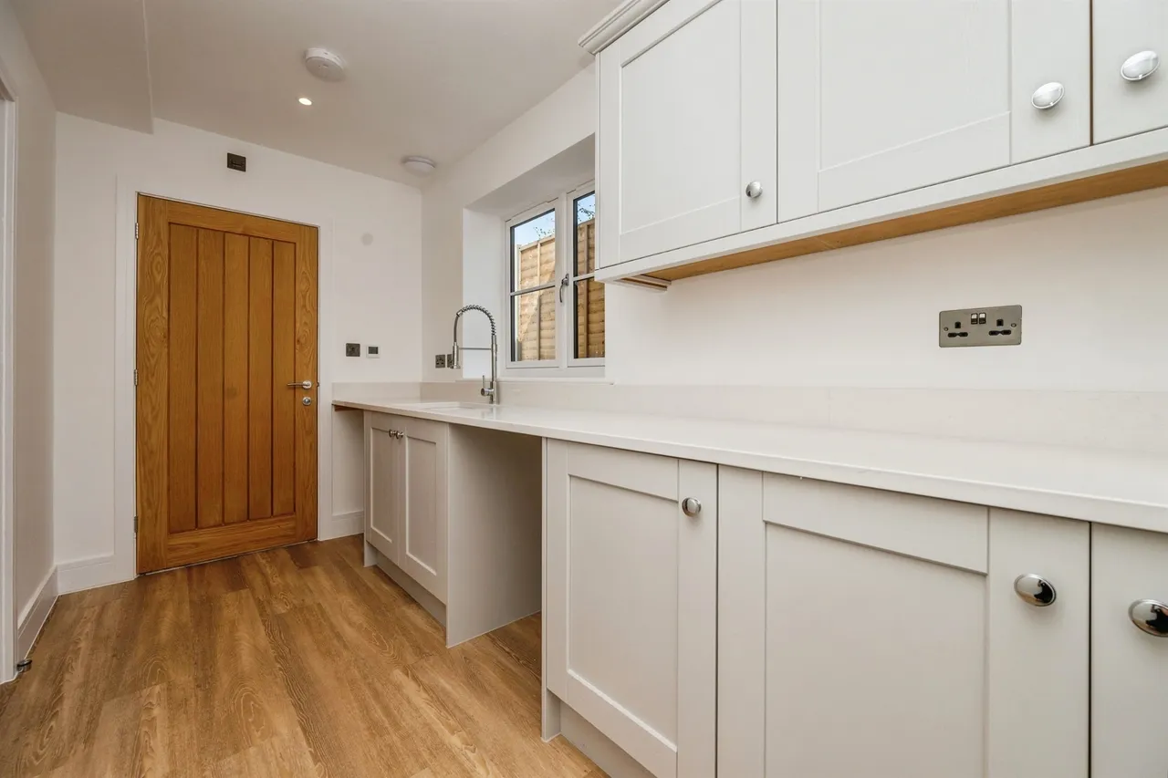 Alcester Road, Wootton Wawen, B95, photo 19
