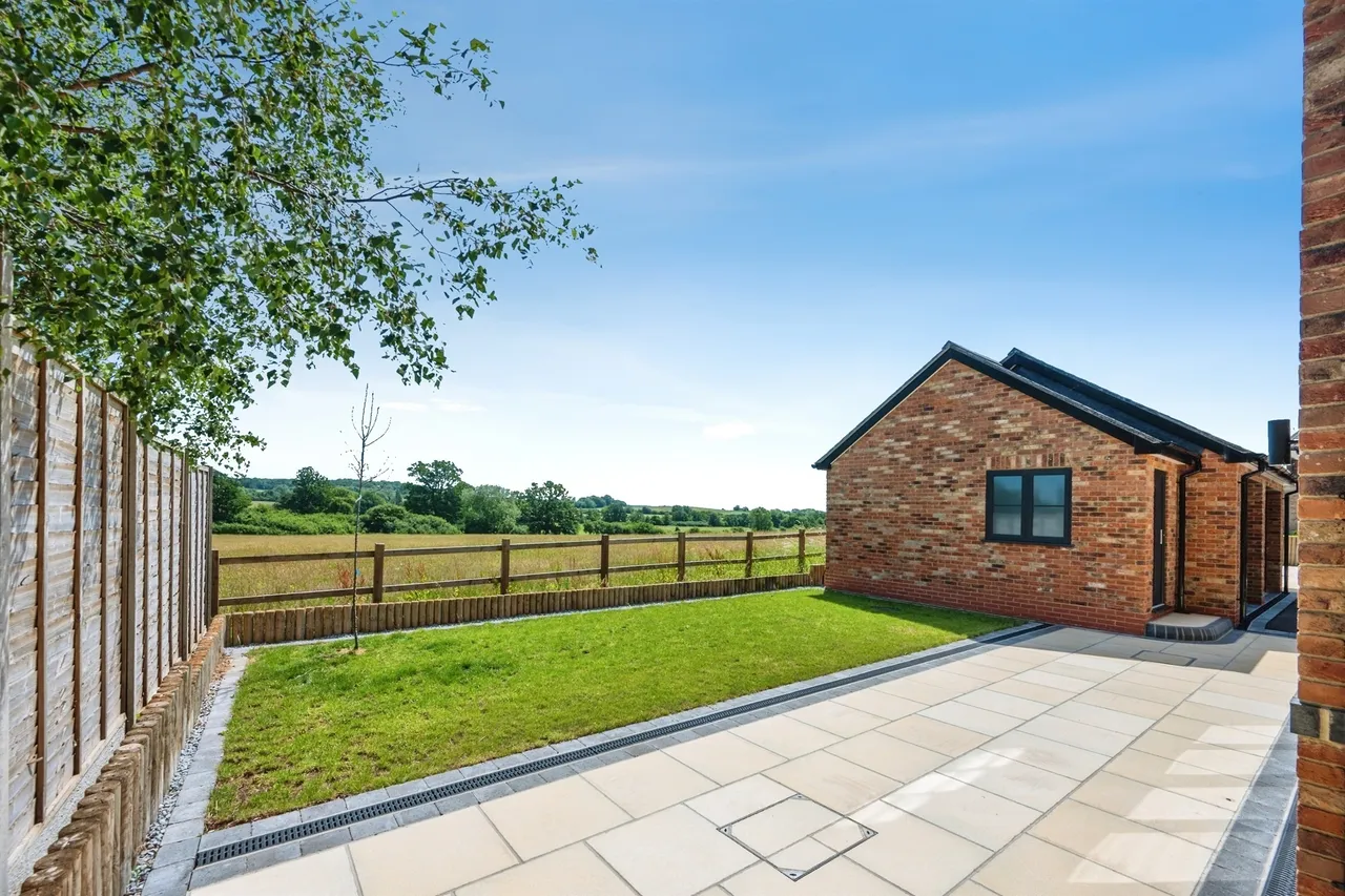 Alcester Road, Wootton Wawen, B95, photo 26