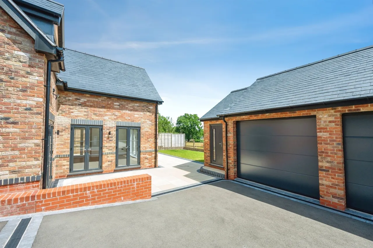 Alcester Road, Wootton Wawen, B95, photo 13