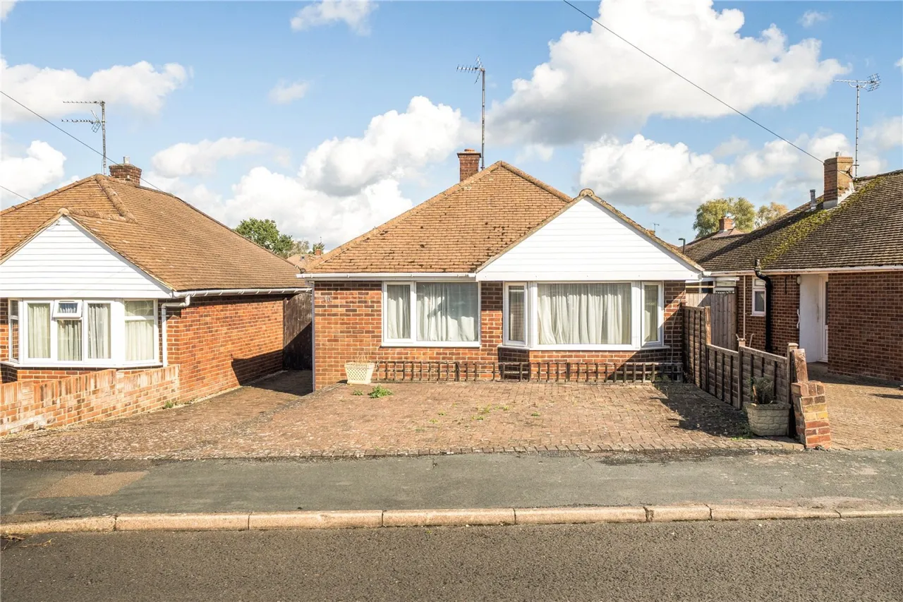 2 bed house for sale, Norwich Drive, Cheltenham, GL51