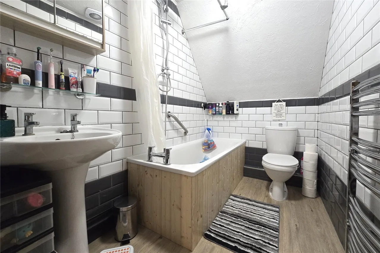 New Poplars Court, Ash Street, Ash, Surrey, GU12 6LH, photo 5