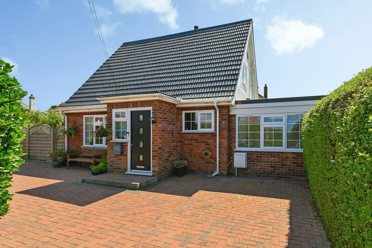 3 bed house for sale — Queens Drive, Hunstanton, Norfolk, PE36