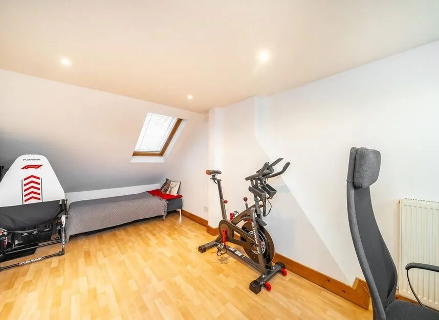 Boundary Road, Colliers Wood, SW19, photo 8