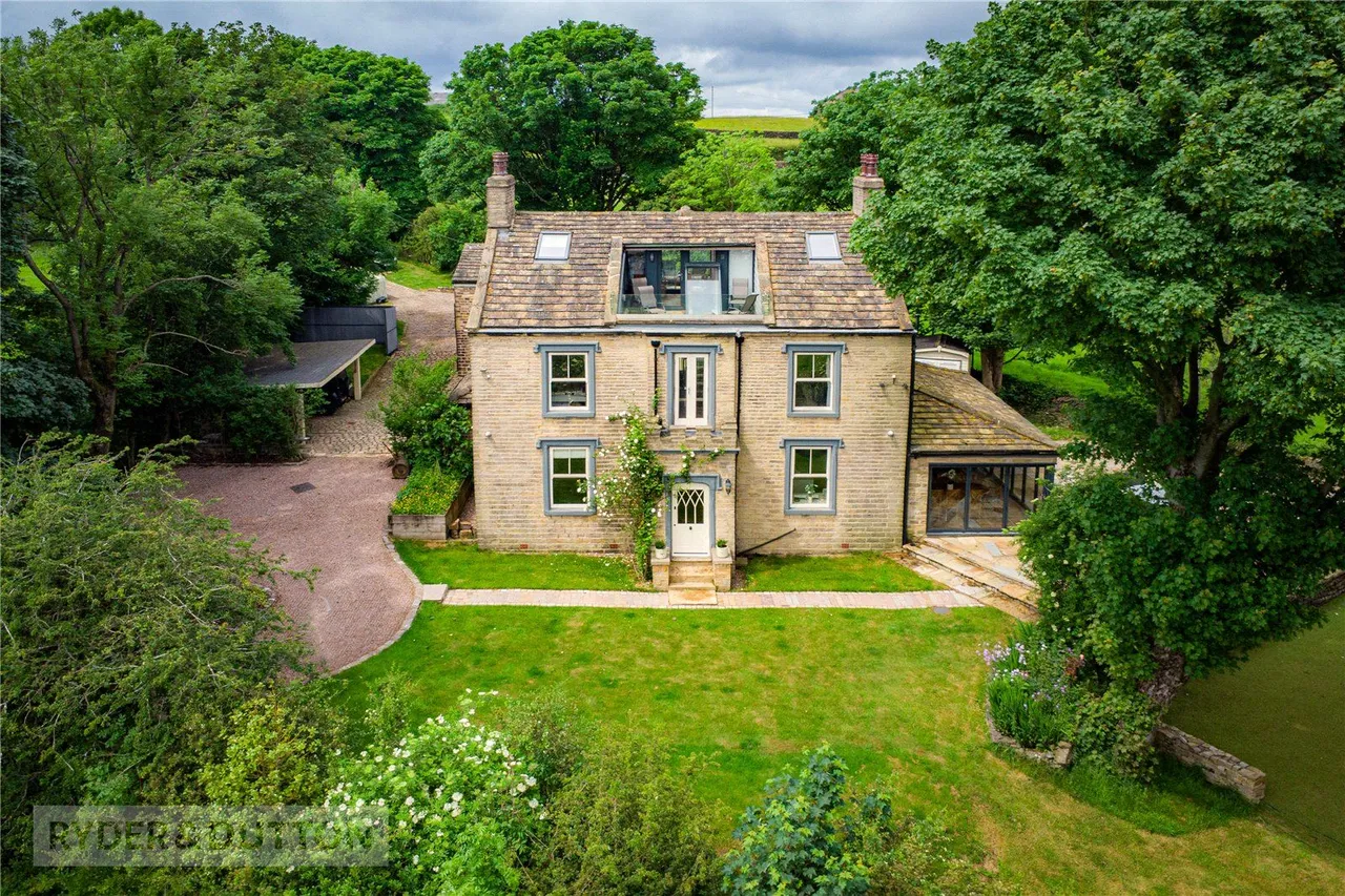 Stockport Road, Lydgate, OL4, photo 2
