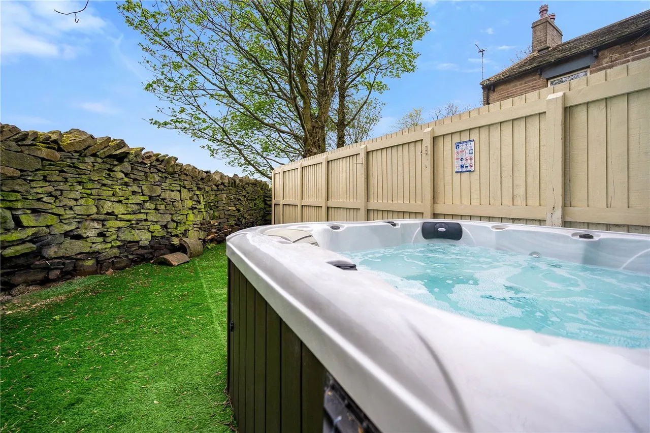 Stockport Road, Lydgate, OL4, photo 39