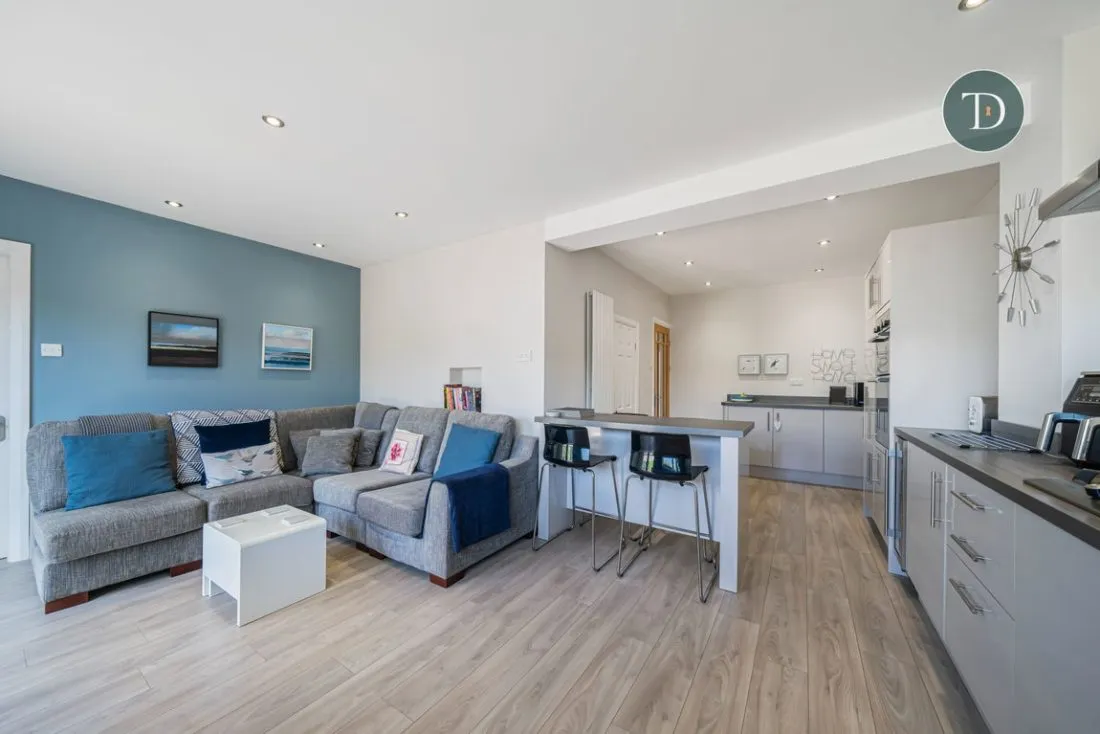 Park Drive, Whitby, CH65 6RA, photo 13