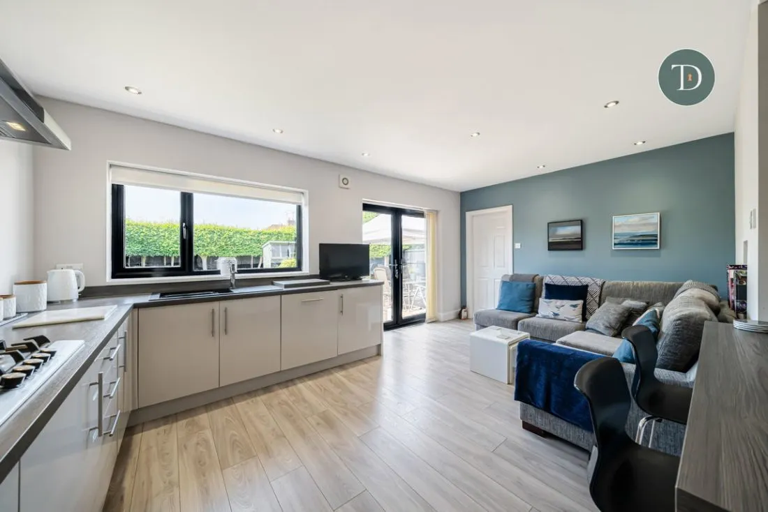 Park Drive, Whitby, CH65 6RA, photo 12