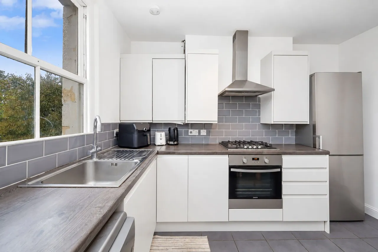 Huddlestone Road, London, NW2, photo 5