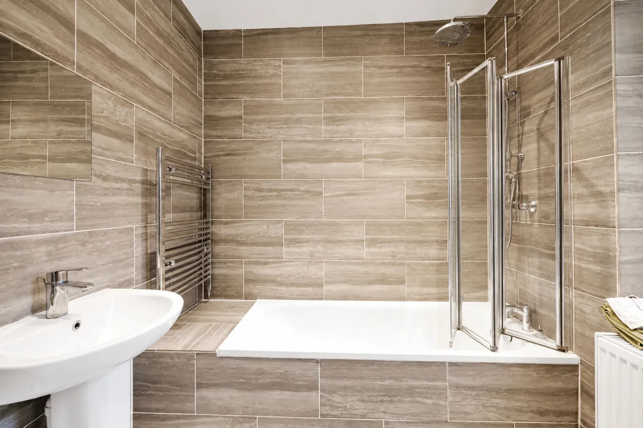 Huddlestone Road, London, NW2, photo 9
