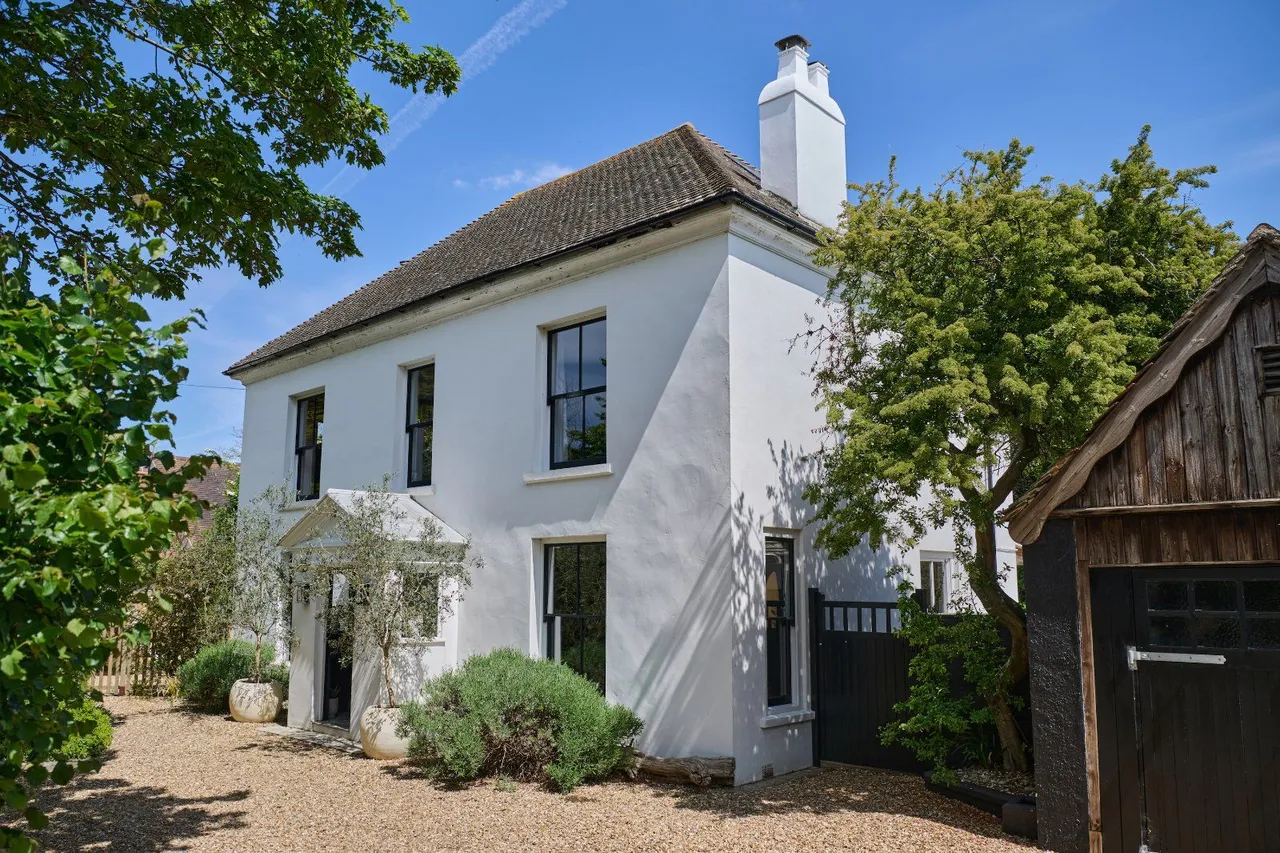 5 bed house for sale, Cakeham Road, West Wittering, PO20