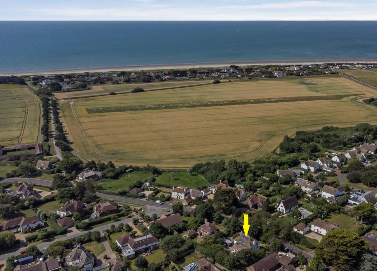 Cakeham Road, West Wittering, PO20, photo 2