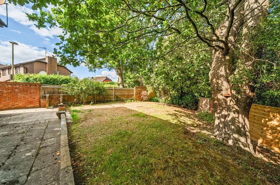 High Tree Drive, Earley, RG6, photo 17