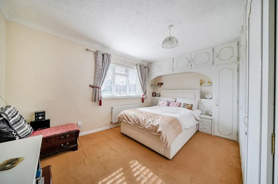 High Tree Drive, Earley, RG6, photo 8