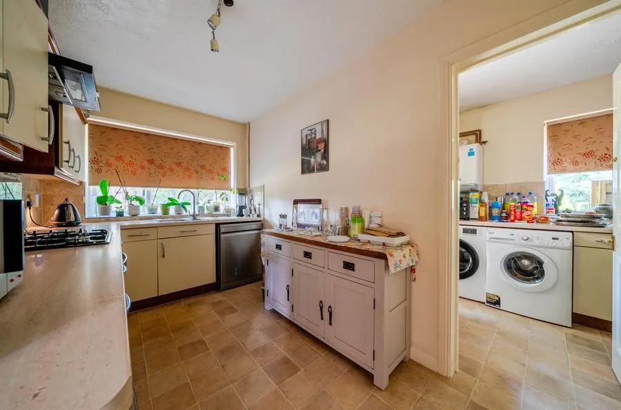 High Tree Drive, Earley, RG6, photo 13