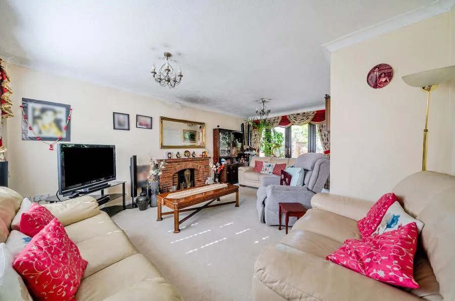 High Tree Drive, Earley, RG6, photo 4