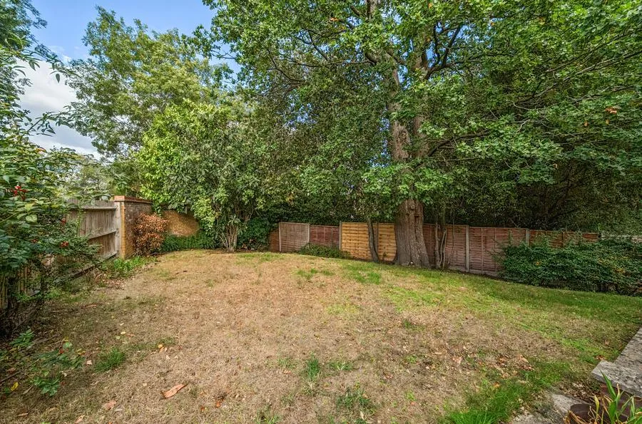 High Tree Drive, Earley, RG6, photo 16