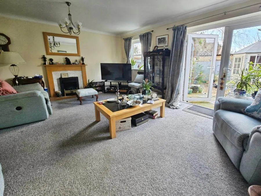 Dall Square, Freshwater, PO40, photo 4