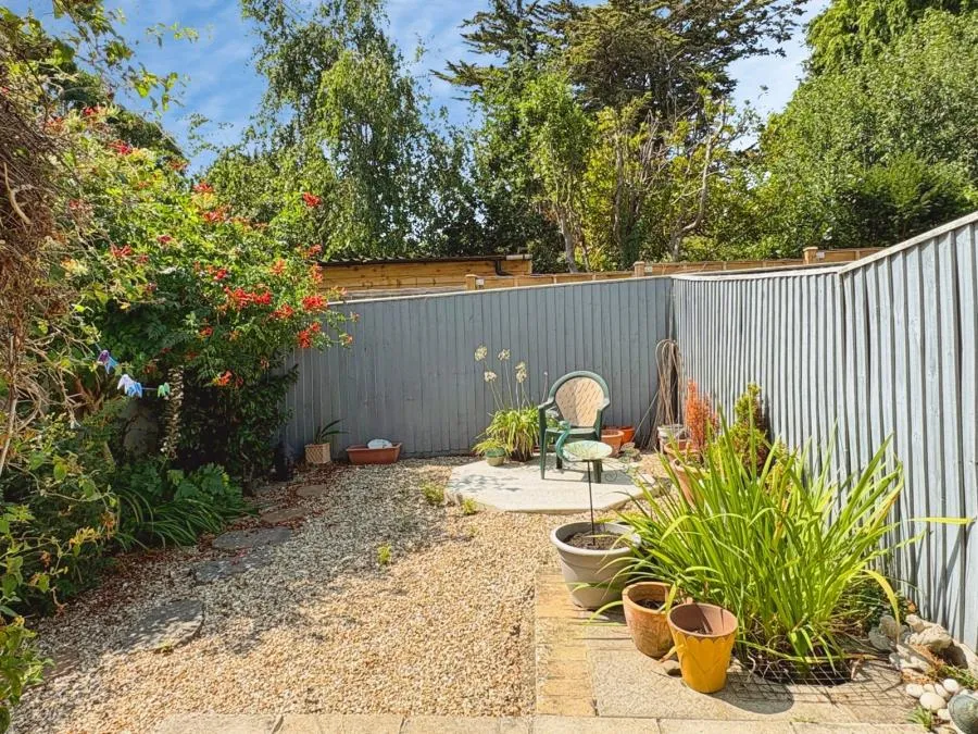 Dall Square, Freshwater, PO40, photo 15