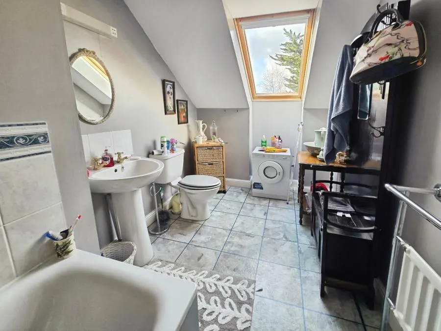 Dall Square, Freshwater, PO40, photo 11