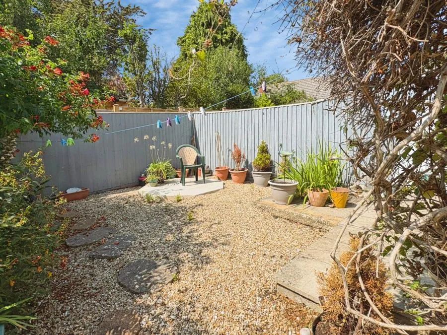 Dall Square, Freshwater, PO40, photo 14