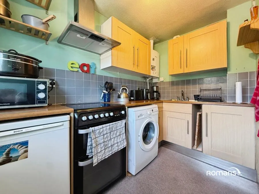 Longacre Rise, Chineham, RG24, photo 4