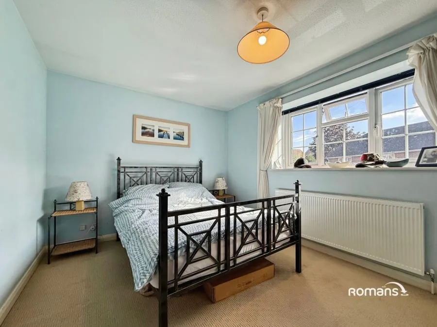 Longacre Rise, Chineham, RG24, photo 5