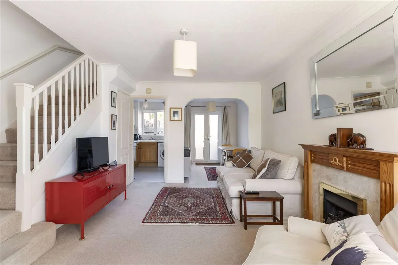 Farncombe Street, Godalming, Surrey, GU7 3LJ, photo 4