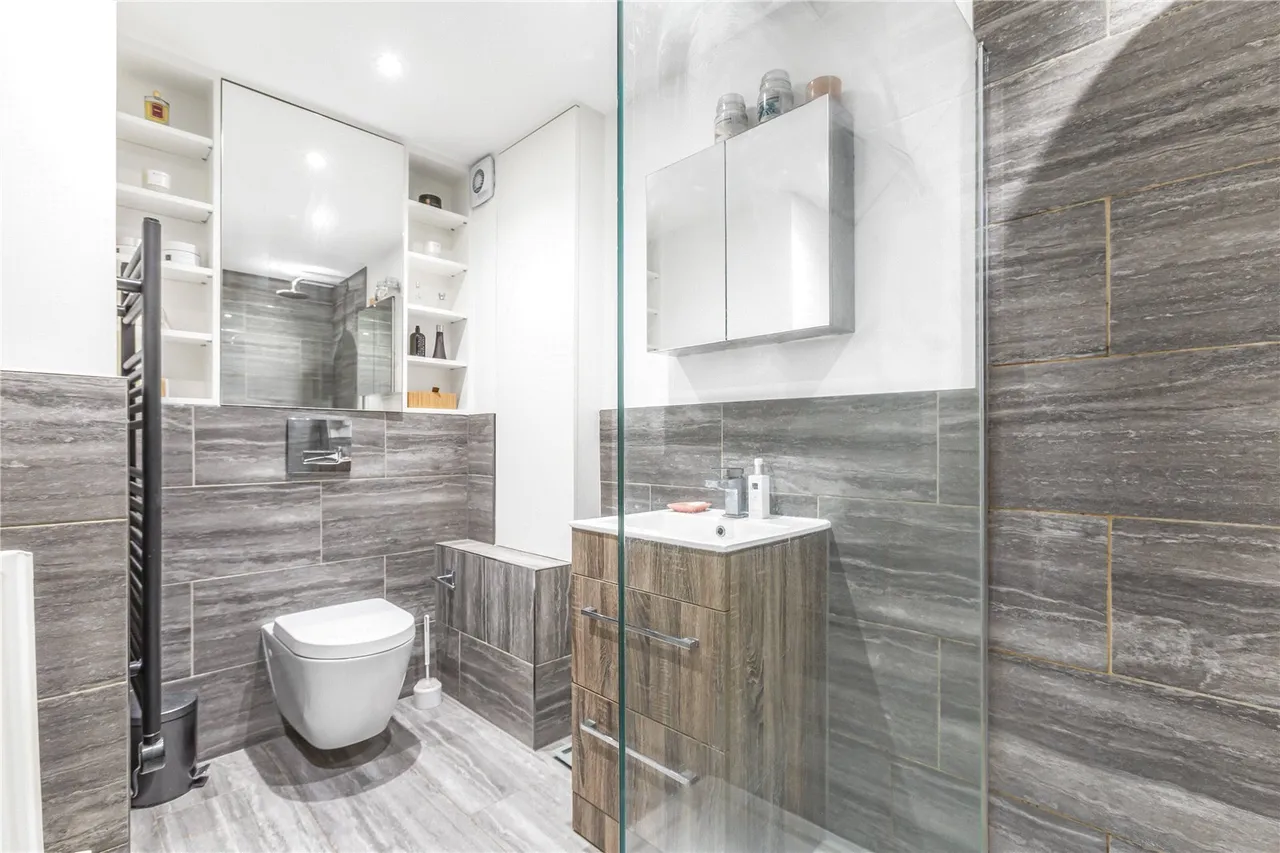 Hunter Close, London, SW12, photo 5