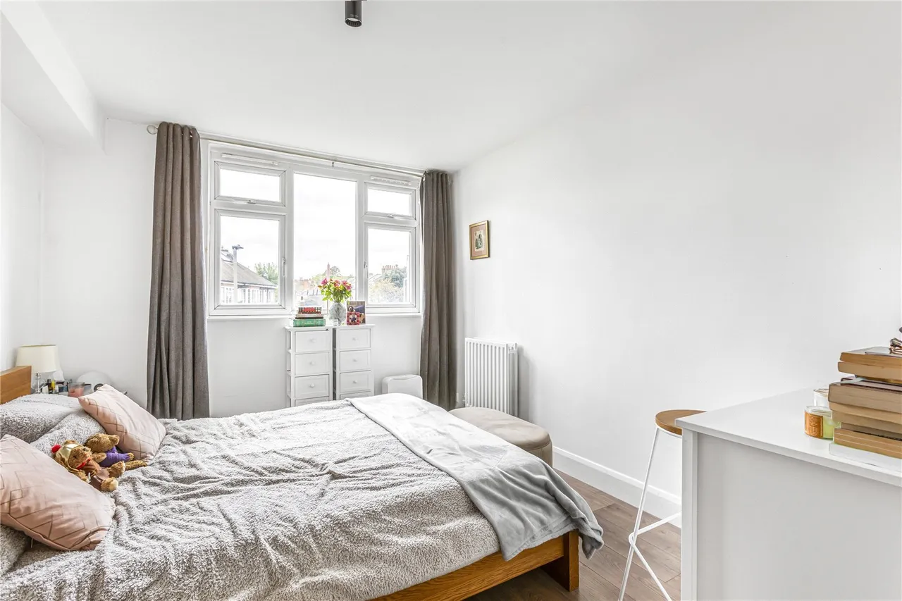 Hunter Close, London, SW12, photo 6