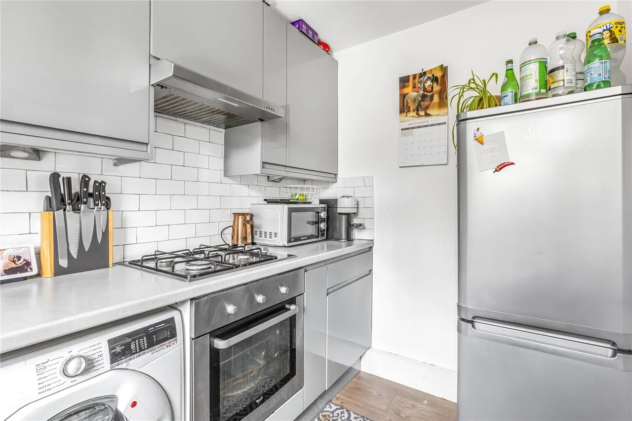 Hunter Close, London, SW12, photo 3