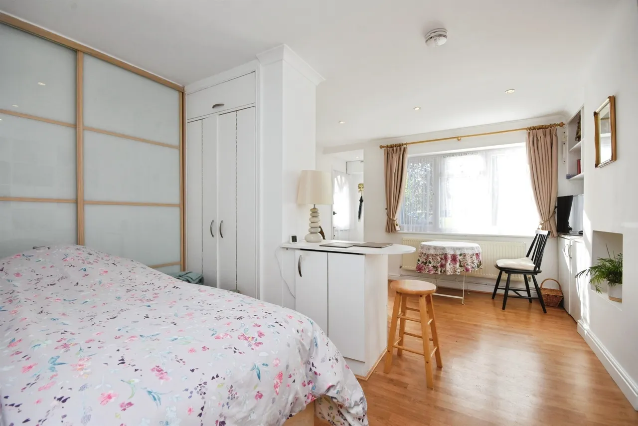 Hampden Crescent, Warley, CM14, photo 6