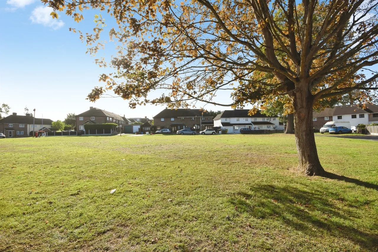 Hampden Crescent, Warley, CM14, photo 13