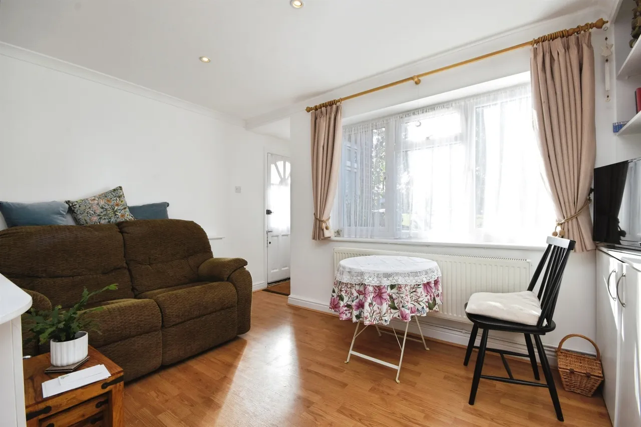 Hampden Crescent, Warley, CM14, photo 7