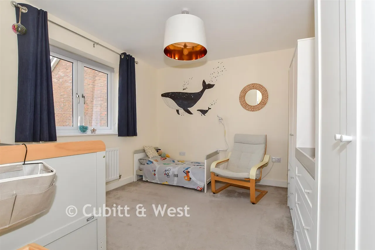 Bricklayer Lane, Faygate, RH12, photo 13