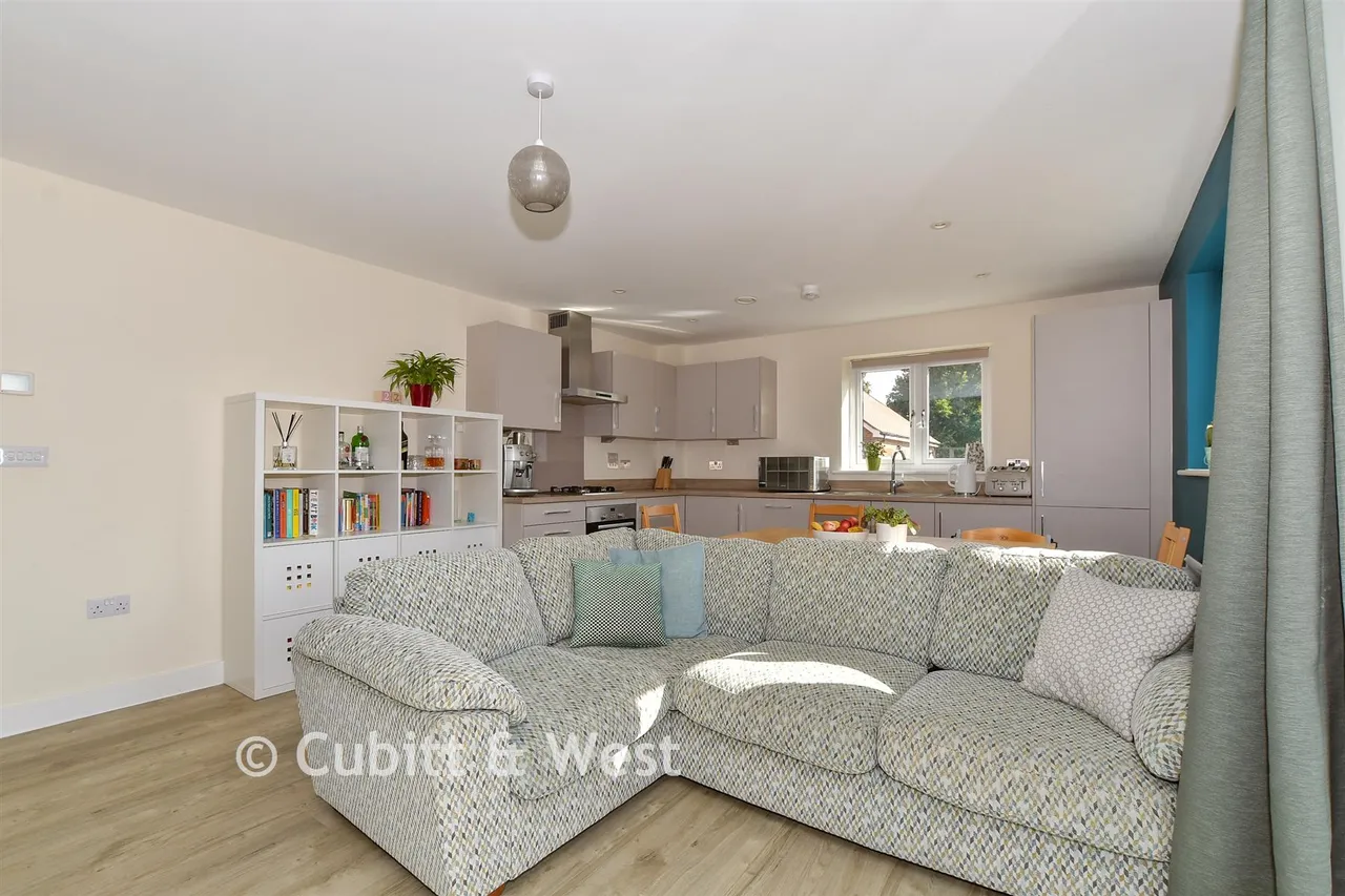 Bricklayer Lane, Faygate, RH12, photo 6