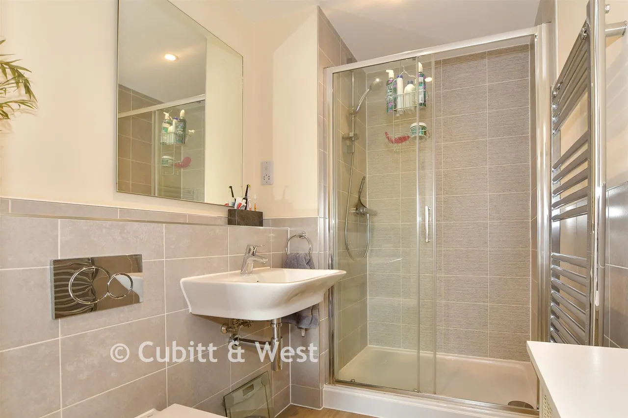 Bricklayer Lane, Faygate, RH12, photo 12